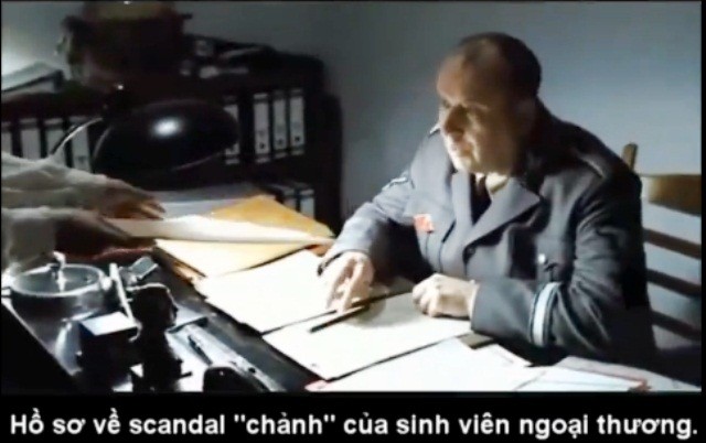 Đoạn clip mượn hình ảnh của bộ phim The Downfall chèn Sub Việt để nói về các vụ "Scandal" của Ngoại Thương. Ảnh chụp màn hình.